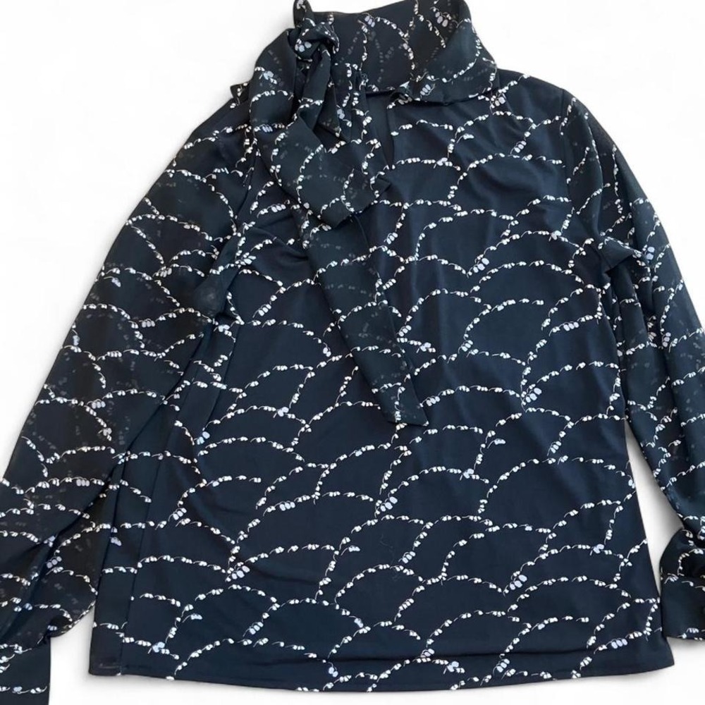 Ann Taylor long sleeve blouse with floral design